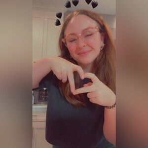 Meet your Posher, Elise